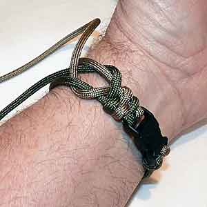 how much paracord for a bracelet